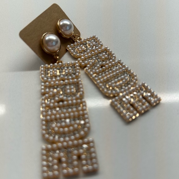 NEW sparkly BRIDE earrings! Rhinestone & Pearl-catches the light! ✨check video✨ - Picture 7 of 10